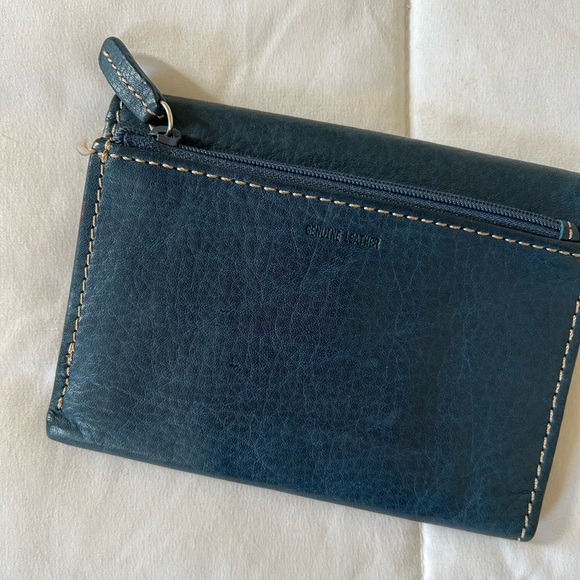 Fossil Genuine Leather Blue Trifold Wallet - Picture 2 of 7